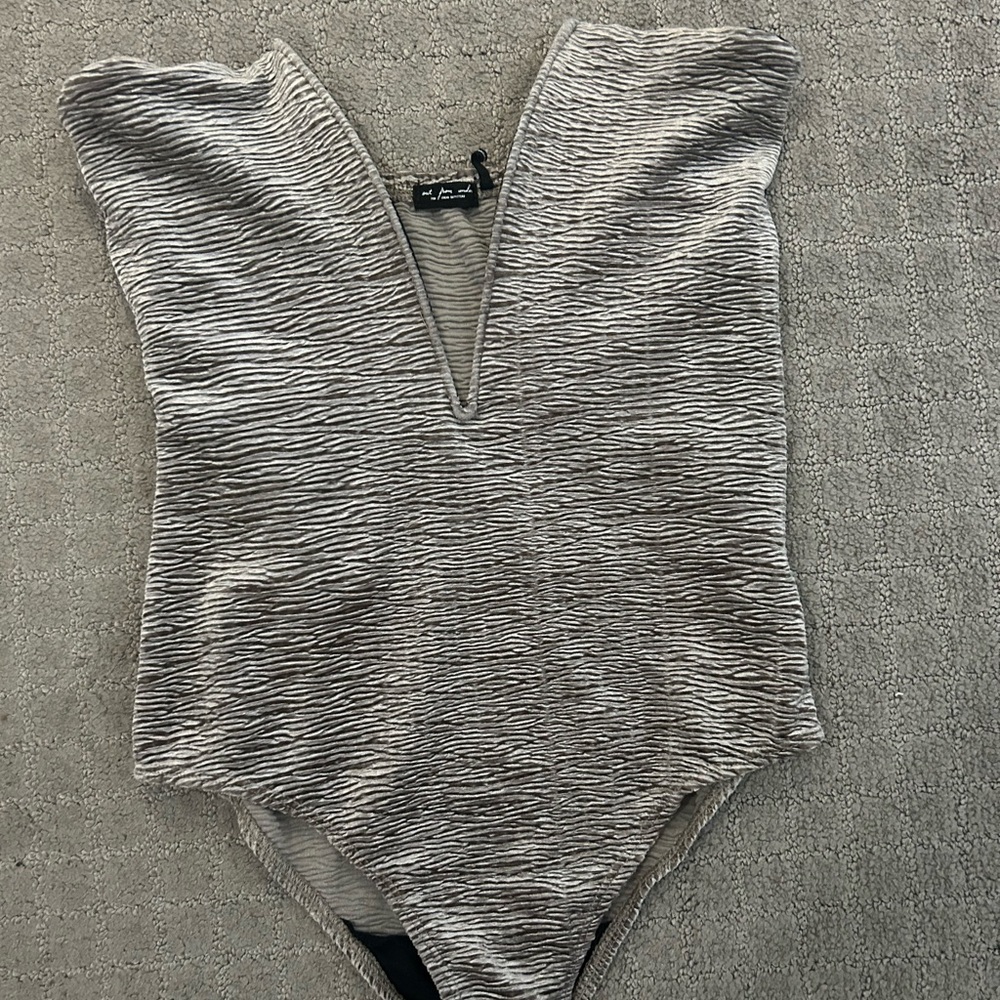 Velvet v neck bodysuit